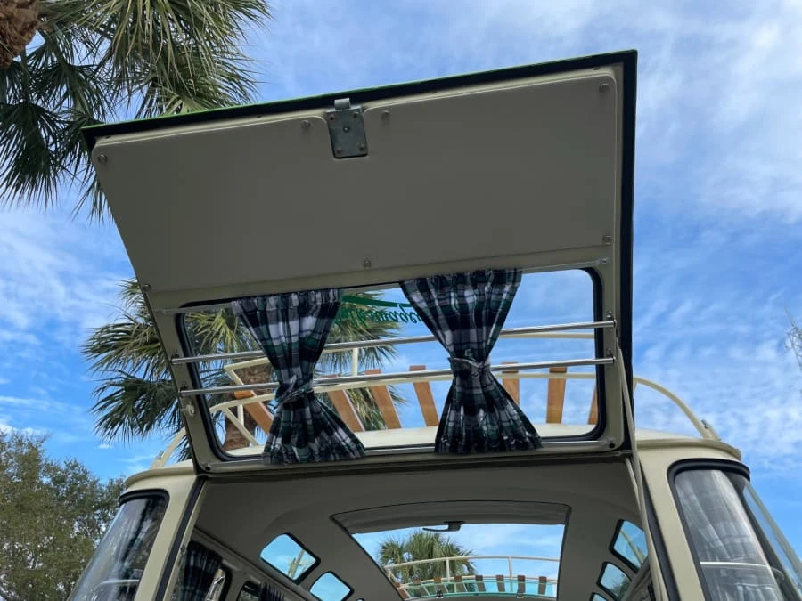 1973 Volkswagen Bay-Window Bus - Image 27 of 31