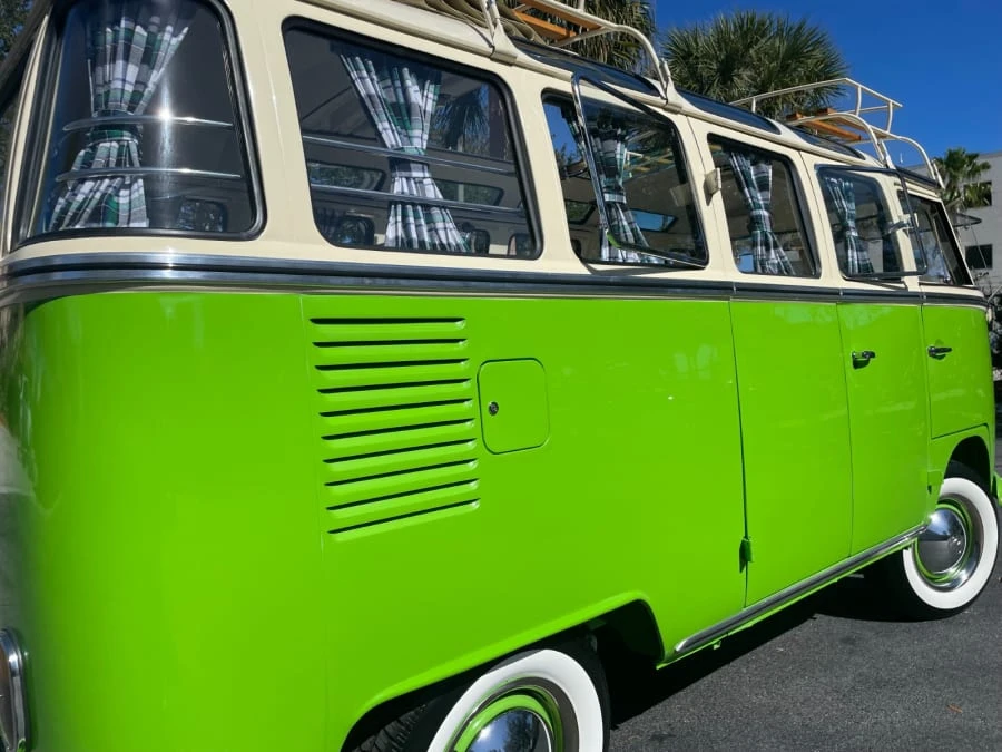 1973 Volkswagen Bay-Window Bus - Image 9 of 31