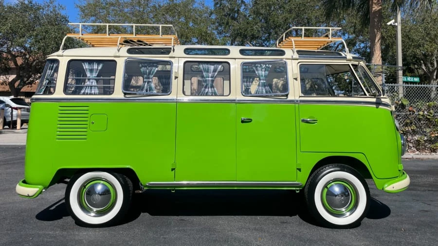 1973 Volkswagen Bay-Window Bus - Image 19 of 31