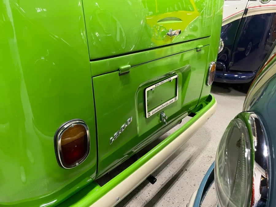 1973 Volkswagen Bay-Window Bus - Image 20 of 31