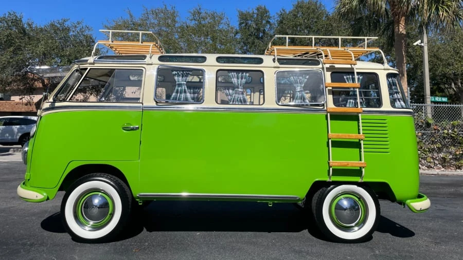 1973 Volkswagen Bay-Window Bus - Image 2 of 31