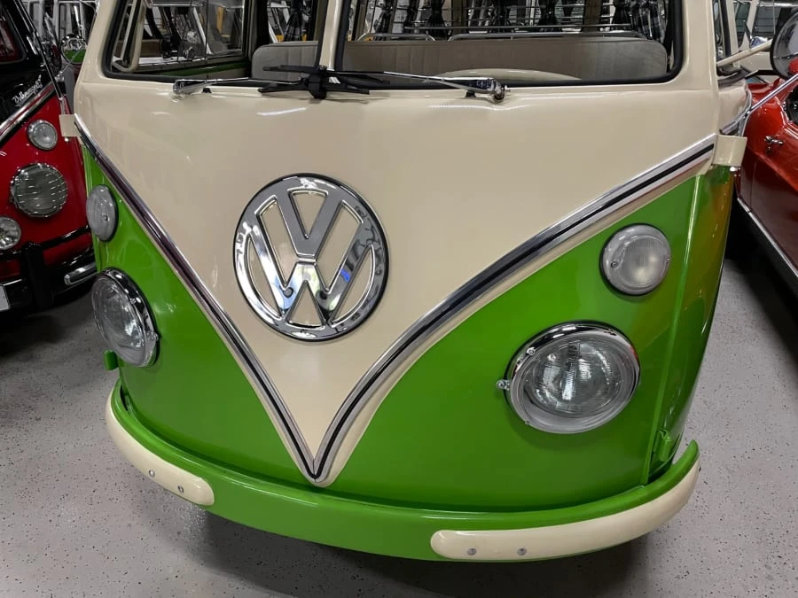 1973 Volkswagen Bay-Window Bus - Image 4 of 31