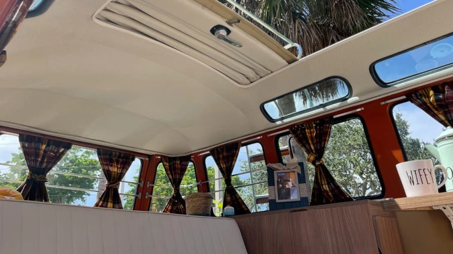 1973 Volkswagen Bay-Window Camper - Image 8 of 22