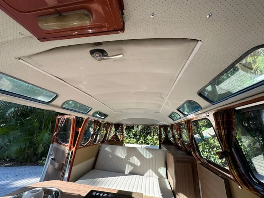 1973 Volkswagen Bay-Window Camper - Image 9 of 14