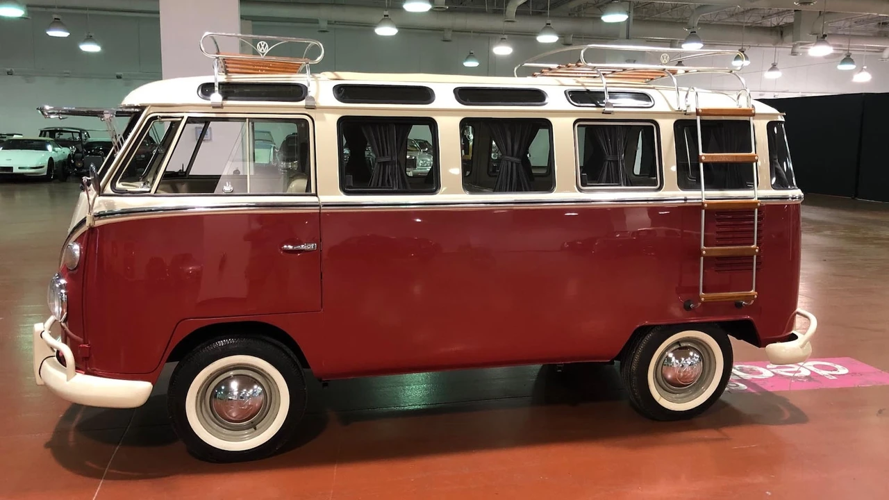 1973 Volkswagen Bay-Window Bus - Image 2 of 13