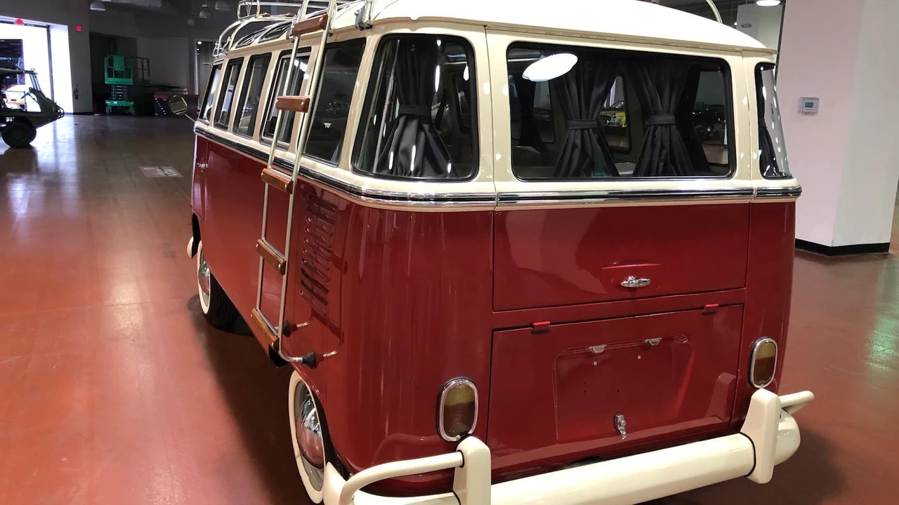 1973 Volkswagen Bay-Window Bus - Image 12 of 13