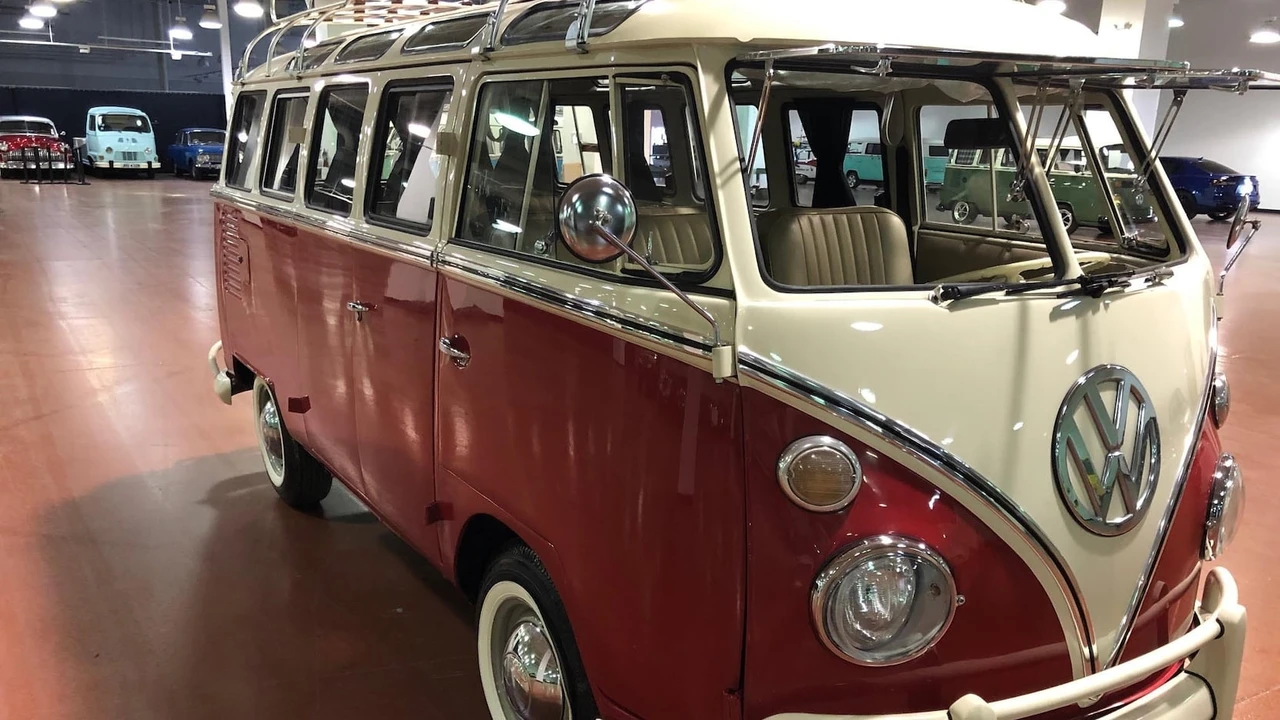 1973 Volkswagen Bay-Window Bus - Image 13 of 13