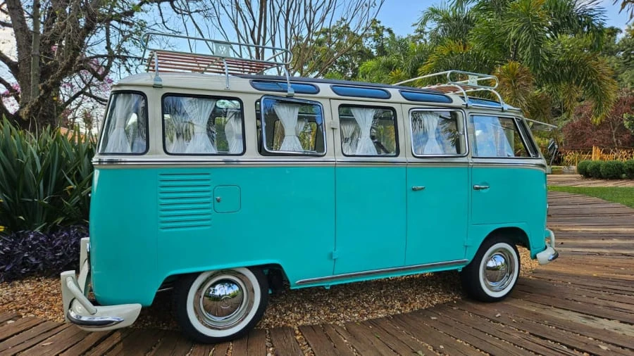 1973 Volkswagen Bay-Window Bus - Image 6 of 31