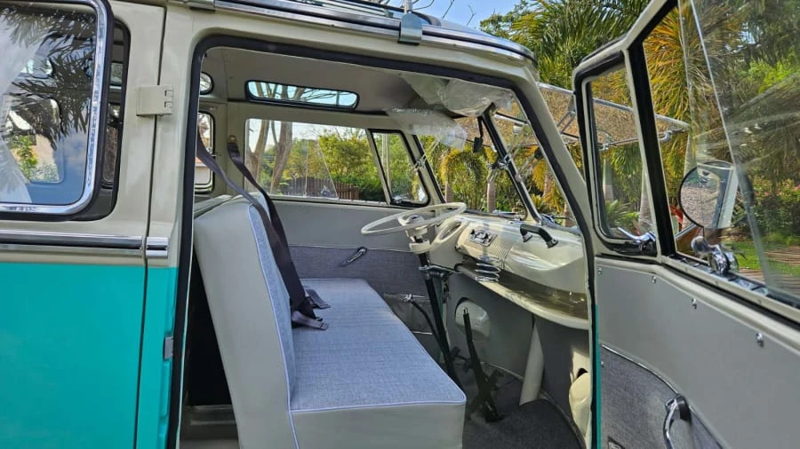 1973 Volkswagen Bay-Window Bus - Image 27 of 31