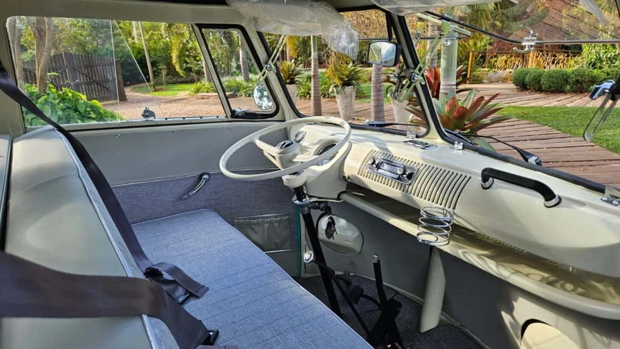 1973 Volkswagen Bay-Window Bus - Image 26 of 31