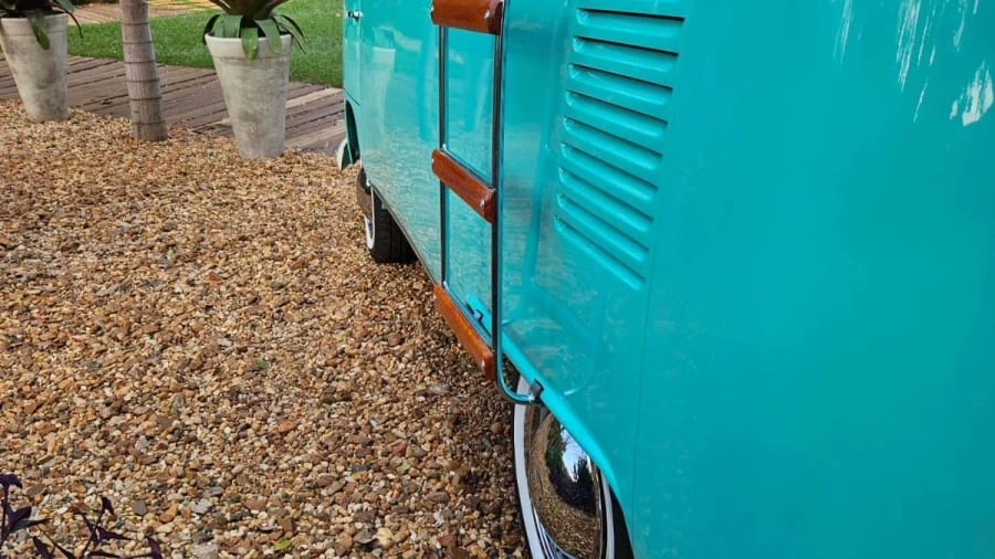 1973 Volkswagen Bay-Window Bus - Image 16 of 31