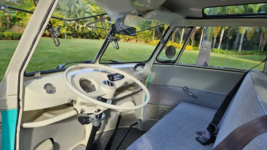 1973 Volkswagen Bay-Window Bus - Image 21 of 31