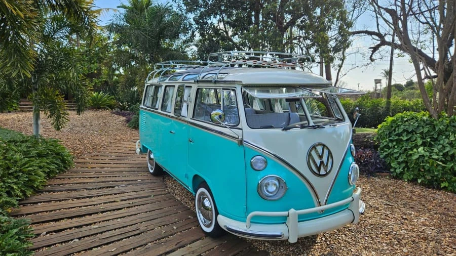 1973 Volkswagen Bay-Window Bus - Image 10 of 31