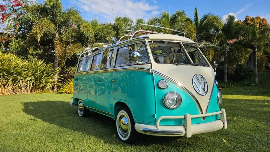 1973 Volkswagen Bay-Window Bus - Image 9 of 31