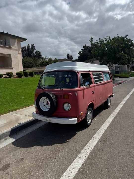 1973 Volkswagen Bay-Window Bus - Image 12 of 20