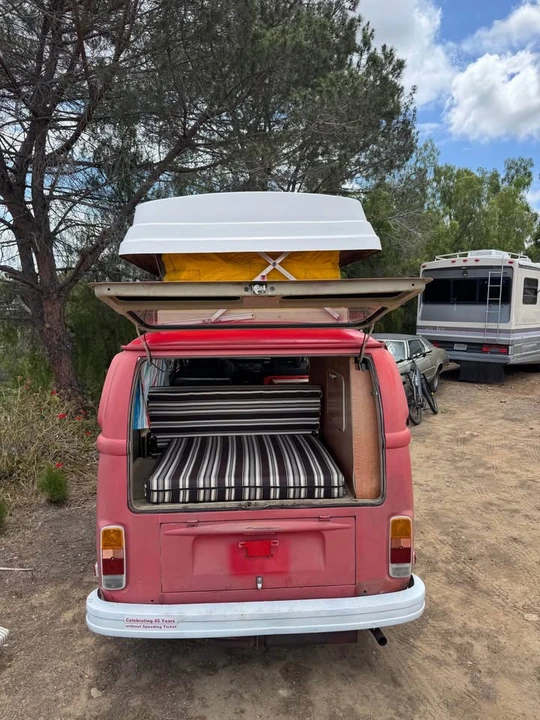 1973 Volkswagen Bay-Window Bus - Image 10 of 20