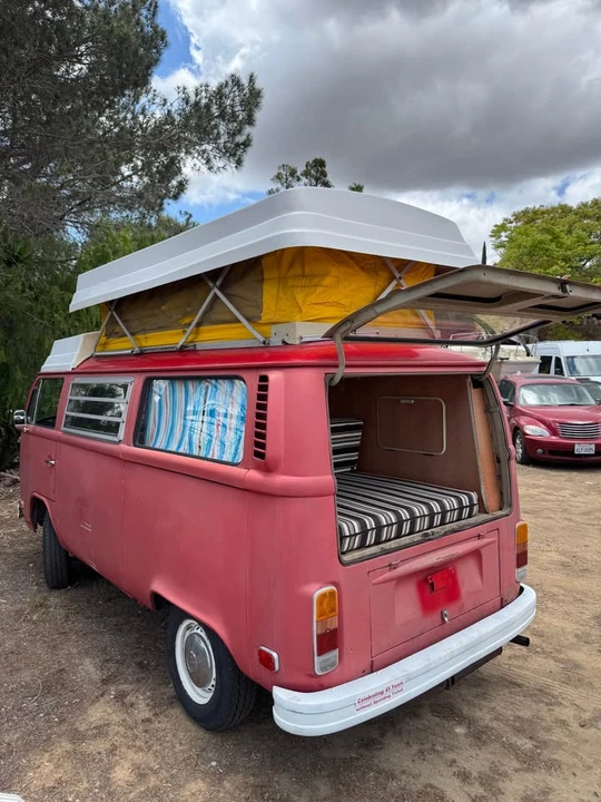 1973 Volkswagen Bay-Window Bus - Image 3 of 20