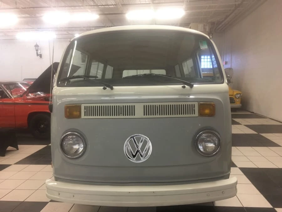 1973 Volkswagen Bay-Window Bus - Image 8 of 8