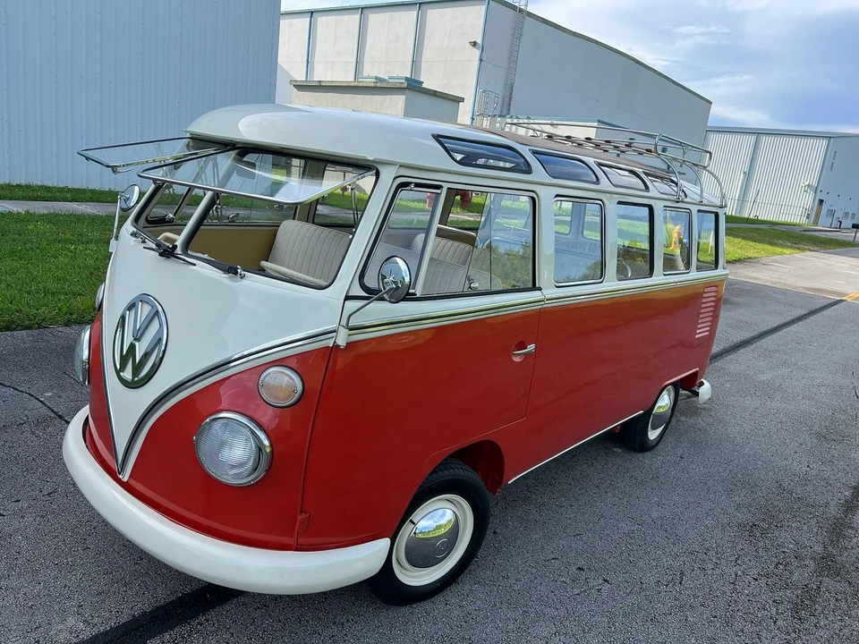 1973 Volkswagen Bay-Window Bus - Image 6 of 21