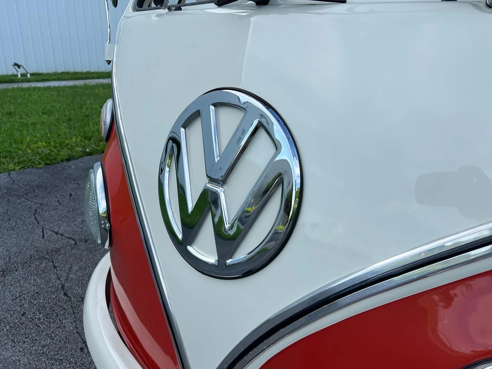 1973 Volkswagen Bay-Window Bus - Image 19 of 21