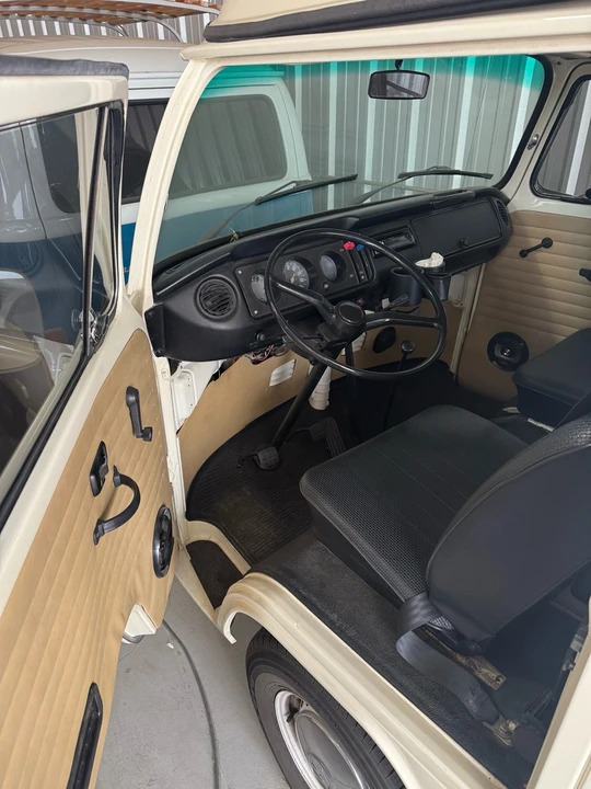 1973 Volkswagen Bay-Window Bus - Image 9 of 17