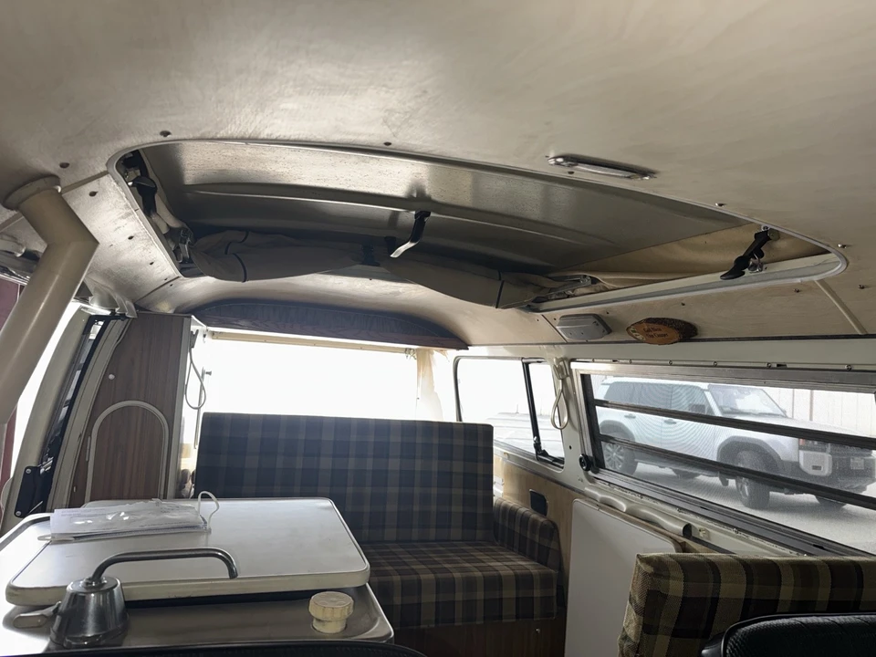 1973 Volkswagen Bay-Window Bus - Image 13 of 17
