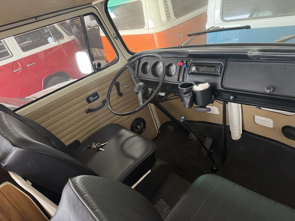 1973 Volkswagen Bay-Window Bus - Image 14 of 17