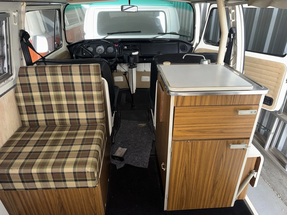 1973 Volkswagen Bay-Window Bus - Image 11 of 17