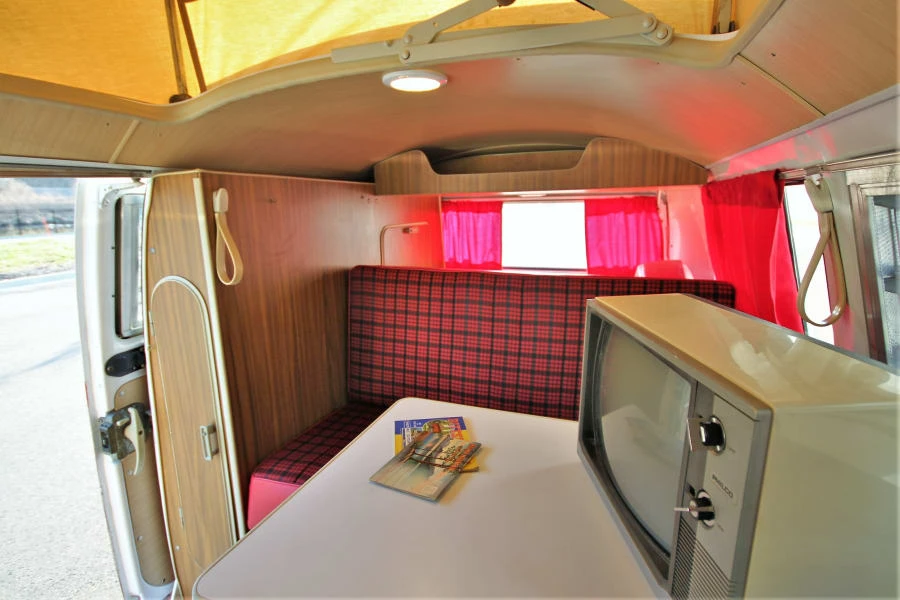 1973 Volkswagen Bay-Window Camper - Image 19 of 25