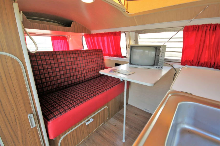 1973 Volkswagen Bay-Window Camper - Image 20 of 25