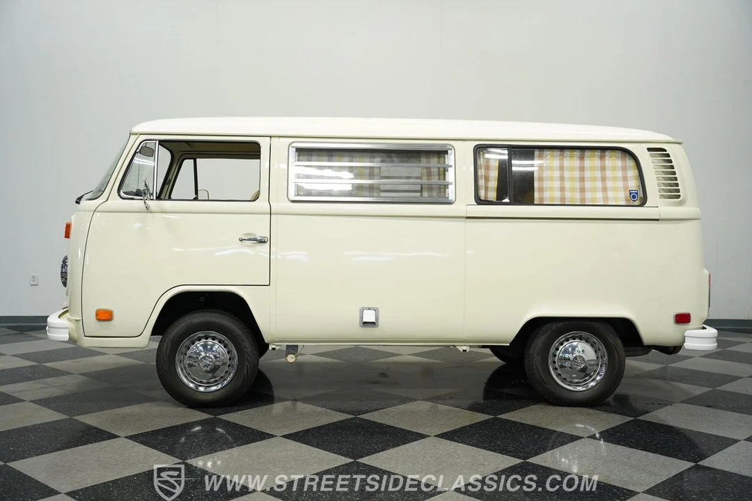 1973 Volkswagen Bay-Window Camper - Image 2 of 12