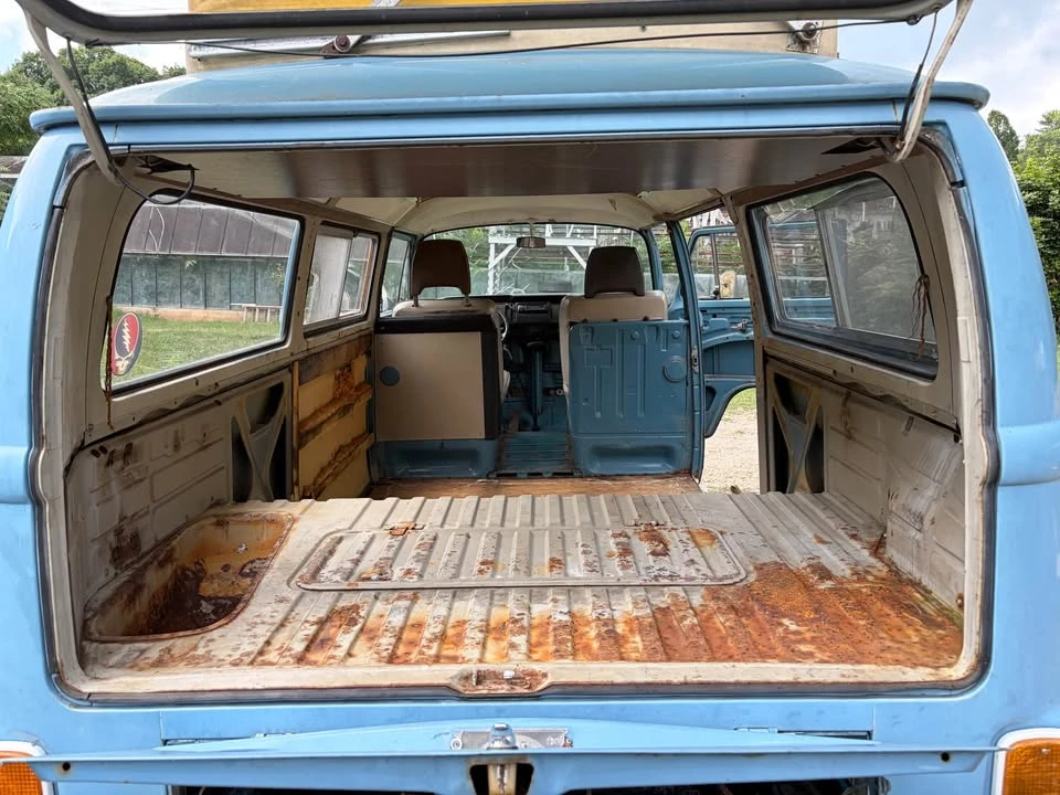 1973 Volkswagen Bay-Window Bus - Image 15 of 20