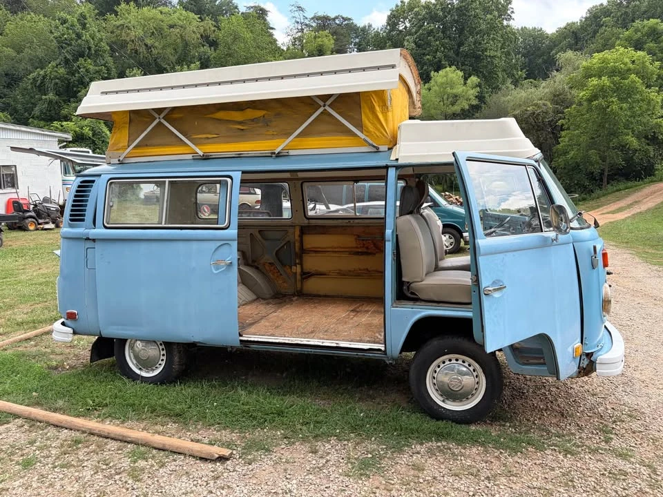 1973 Volkswagen Bay-Window Bus - Image 8 of 20