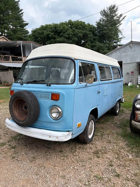 1973 Volkswagen Bay-Window Bus - Image 2 of 20