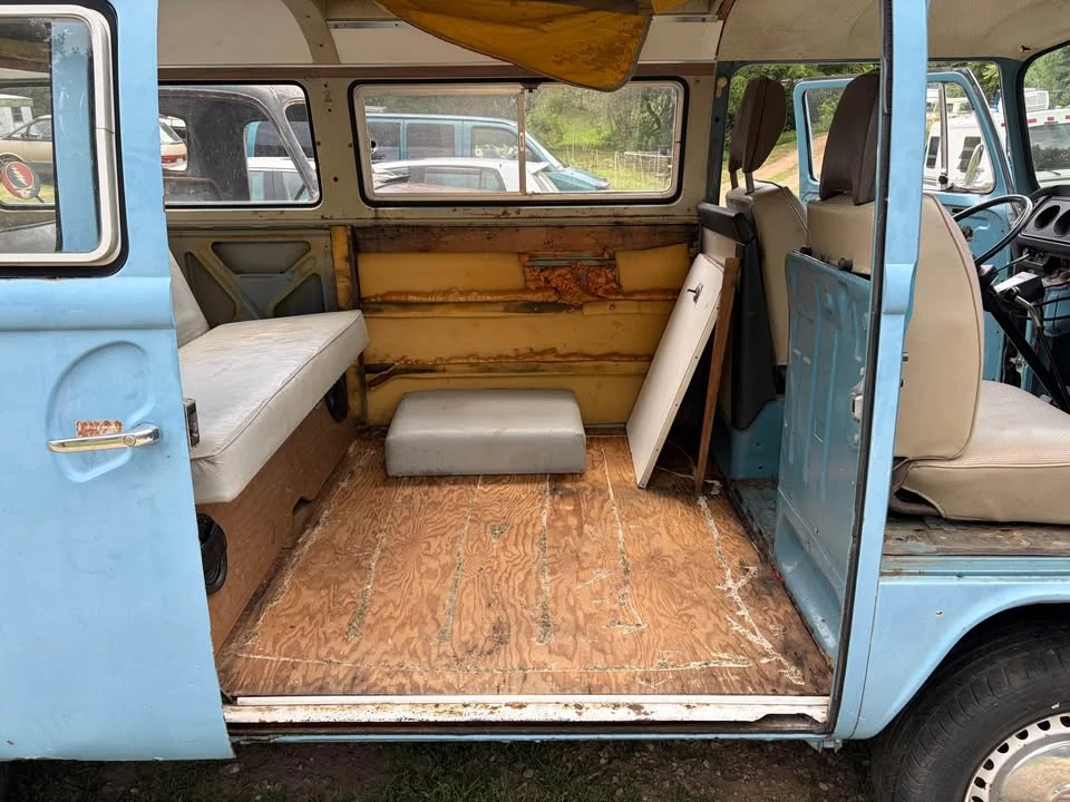 1973 Volkswagen Bay-Window Bus - Image 6 of 20