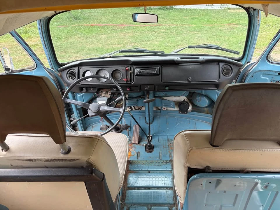 1973 Volkswagen Bay-Window Bus - Image 9 of 20