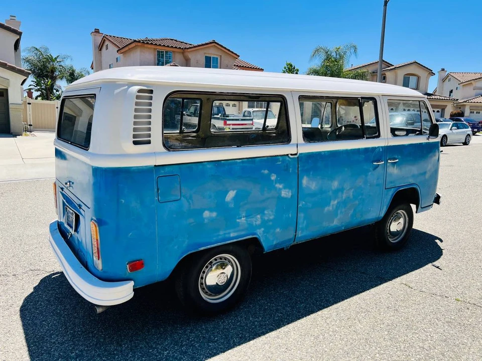 1973 Volkswagen Bay-Window Bus - Image 4 of 15