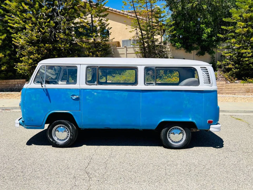 1973 Volkswagen Bay-Window Bus - Image 2 of 15