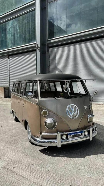 1973 Volkswagen Bay-Window Bus - Image 2 of 10