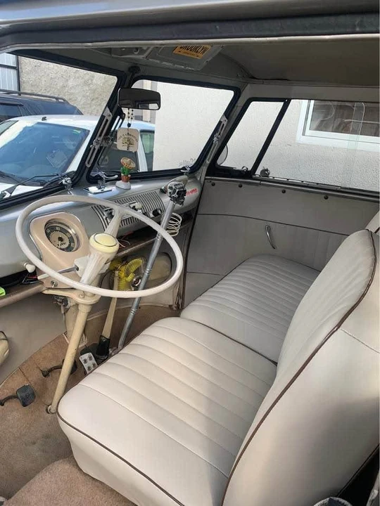 1973 Volkswagen Bay-Window Bus - Image 7 of 10