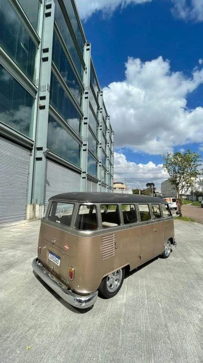 1973 Volkswagen Bay-Window Bus - Image 6 of 10