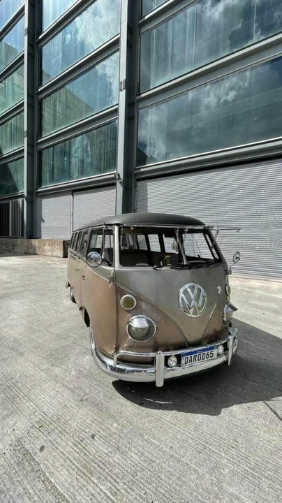 1973 Volkswagen Bay-Window Bus - Image 4 of 10