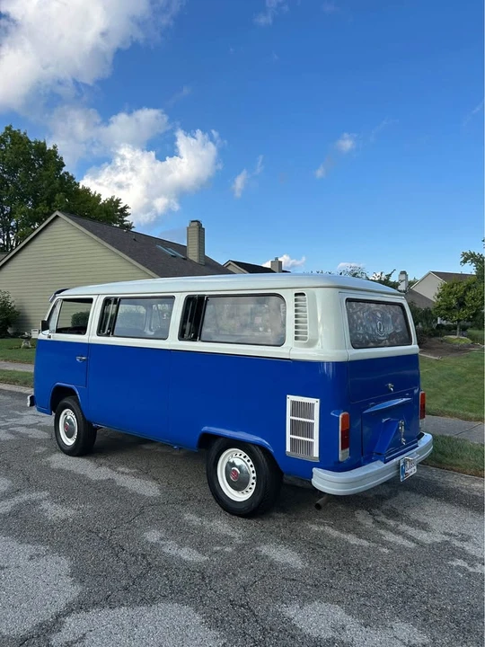 1973 Volkswagen Bay-Window Bus - Image 4 of 20
