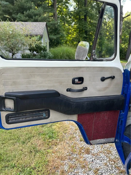 1973 Volkswagen Bay-Window Bus - Image 9 of 20
