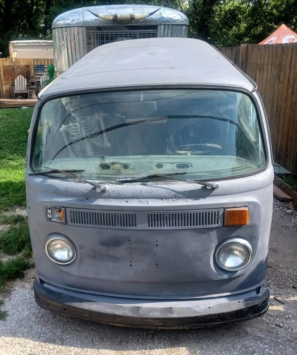 1973 Volkswagen Bay-Window Bus - Image 10 of 10