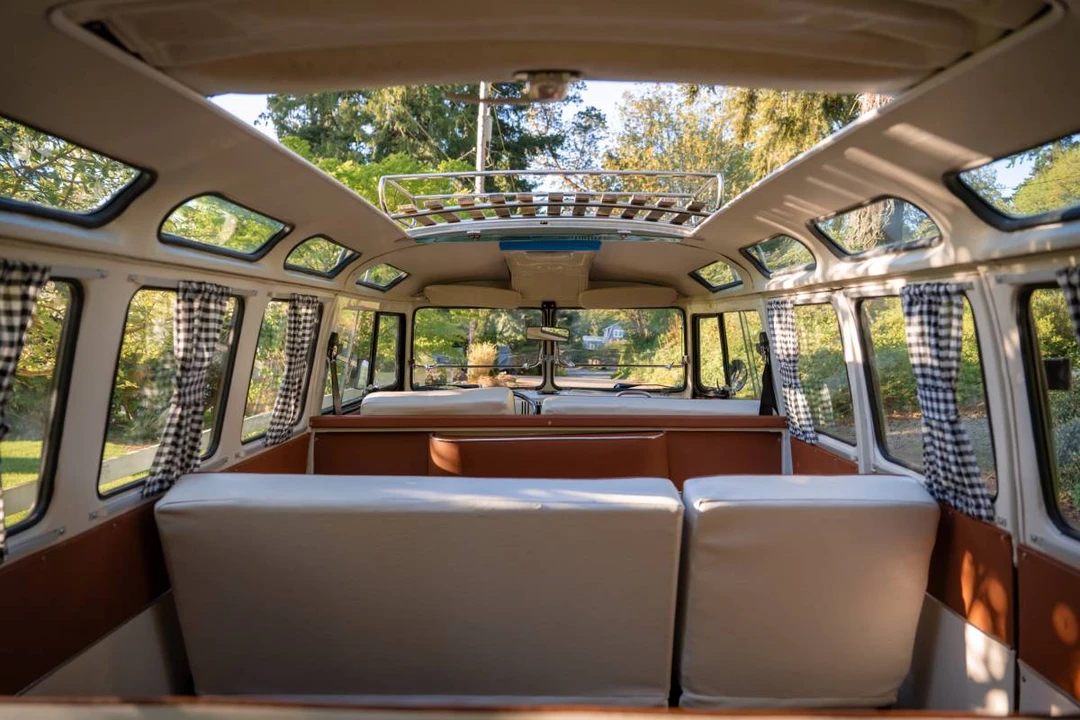 1973 Volkswagen Split-Window Bus - Image 4 of 13