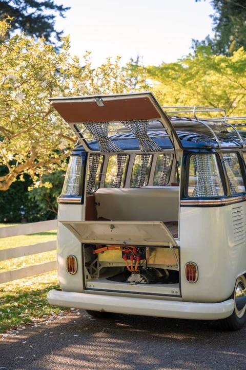 1973 Volkswagen Split-Window Bus - Image 10 of 13