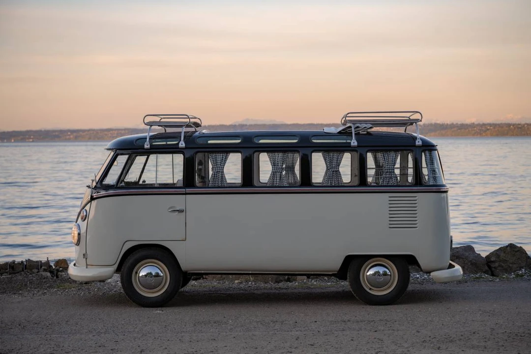 1973 Volkswagen Split-Window Bus - Image 12 of 13