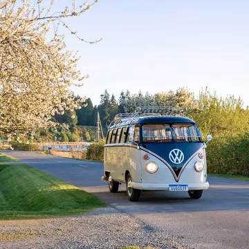 1973 Volkswagen Type 2 Samba Bus