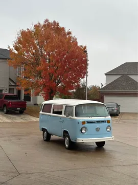 1973 Volkswagen Bay-Window Bus - Image 3 of 16